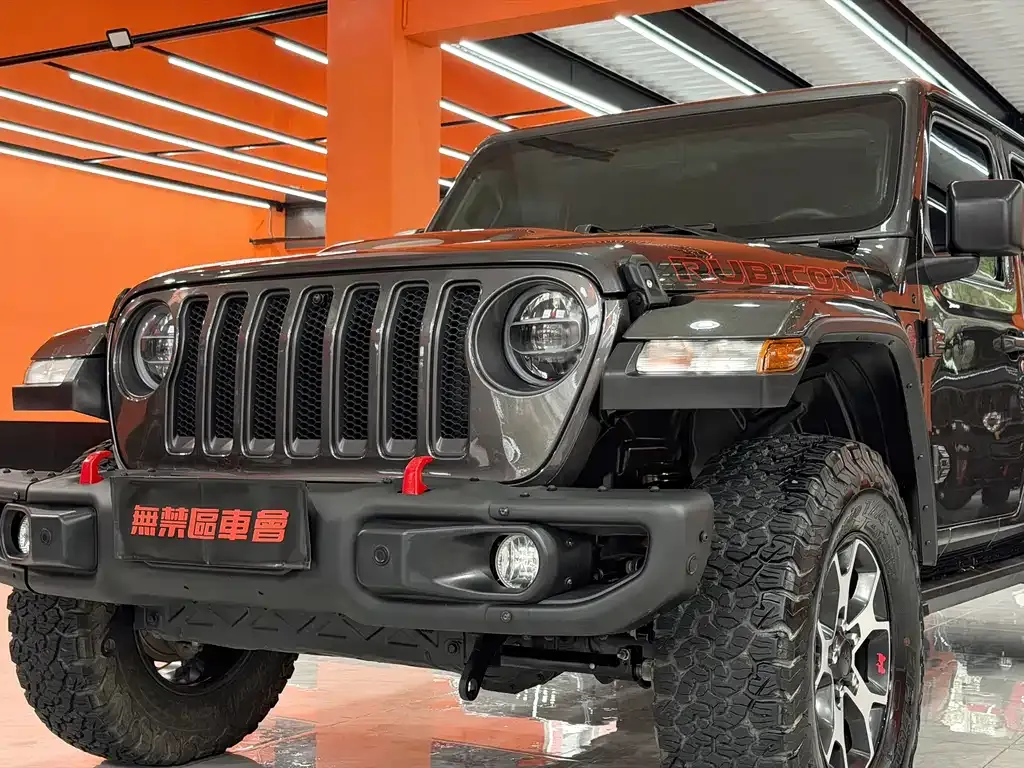 Jeep Wrangler — фото 10