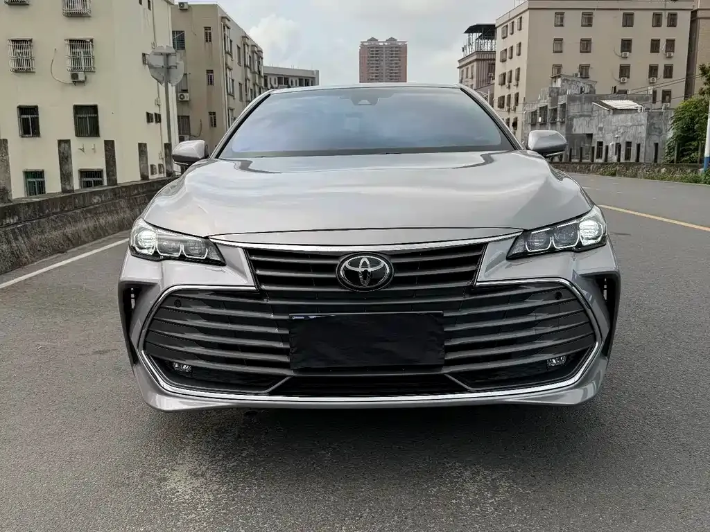 Toyota Avalon — фото 4