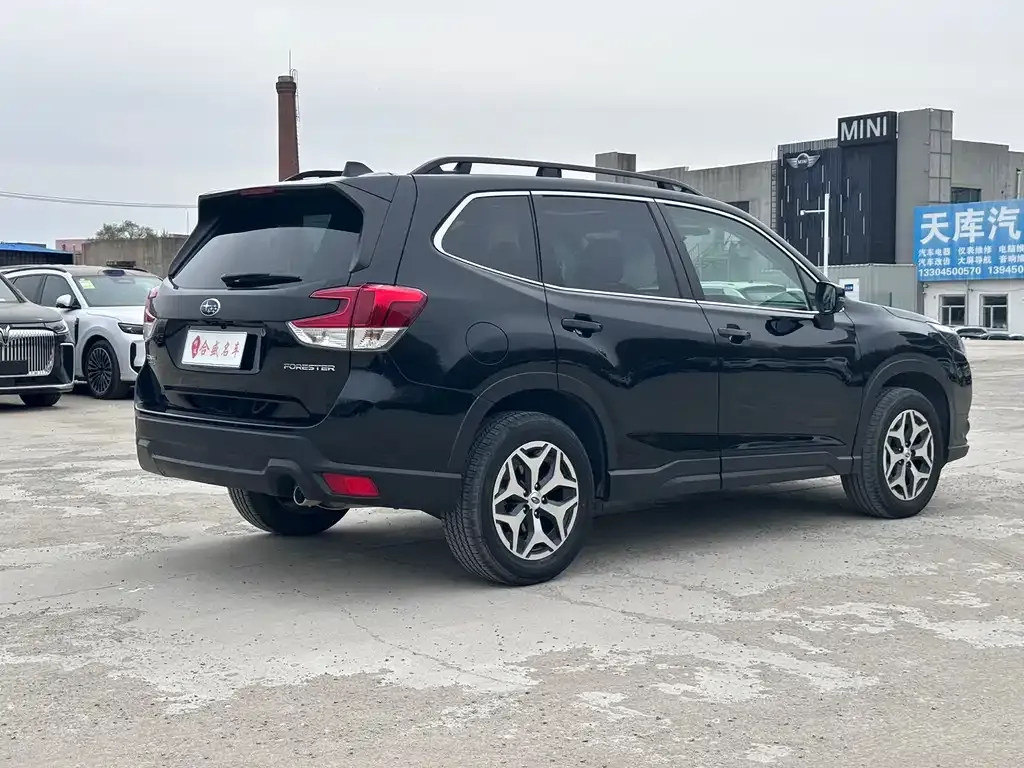 Subaru Forester — фото 4