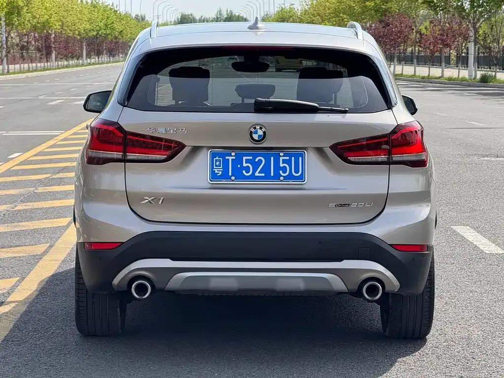 BMW X1 — фото 7