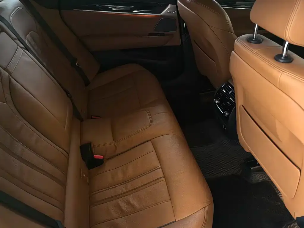 BMW 6 Series GT 2022 из CN, фото 2