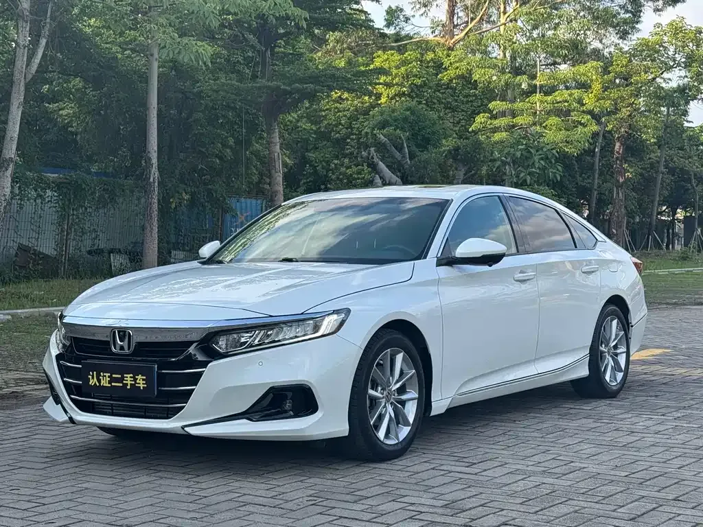 Honda Accord — фото 1