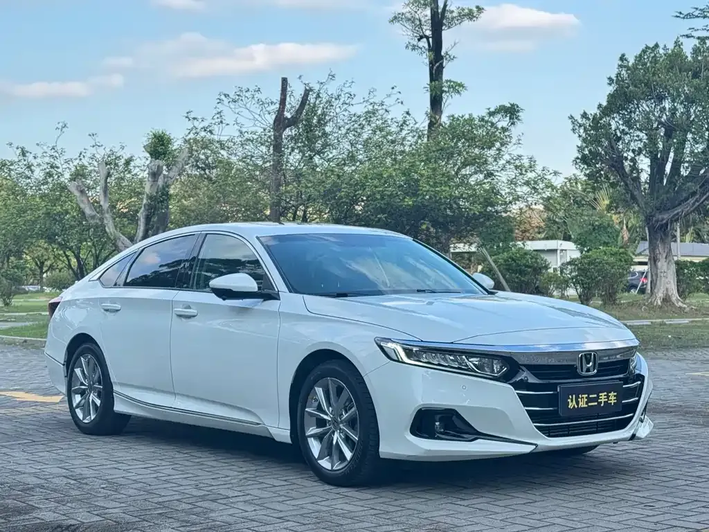 Honda Accord — фото 10