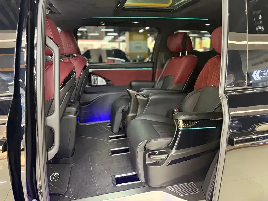 GAC Motor Trumpchi M8 — фото 10