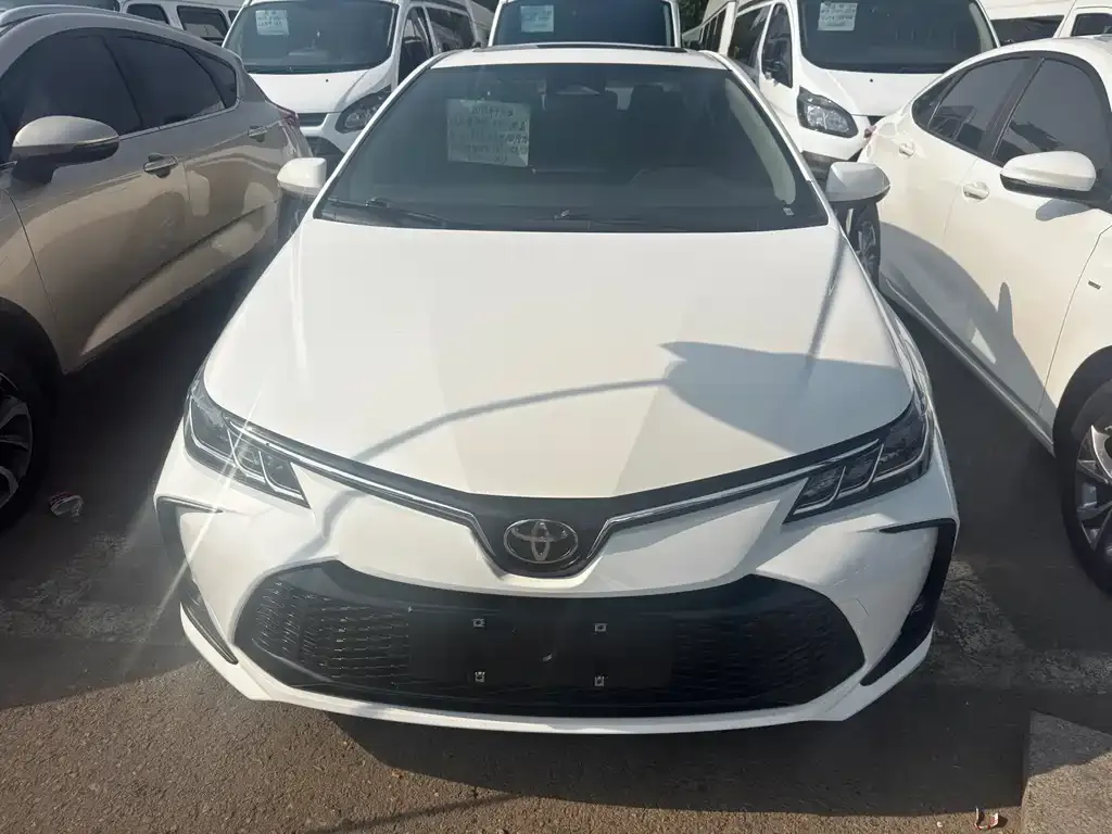 Toyota Corolla — фото 9