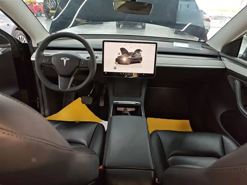 Tesla Model Y — фото 6