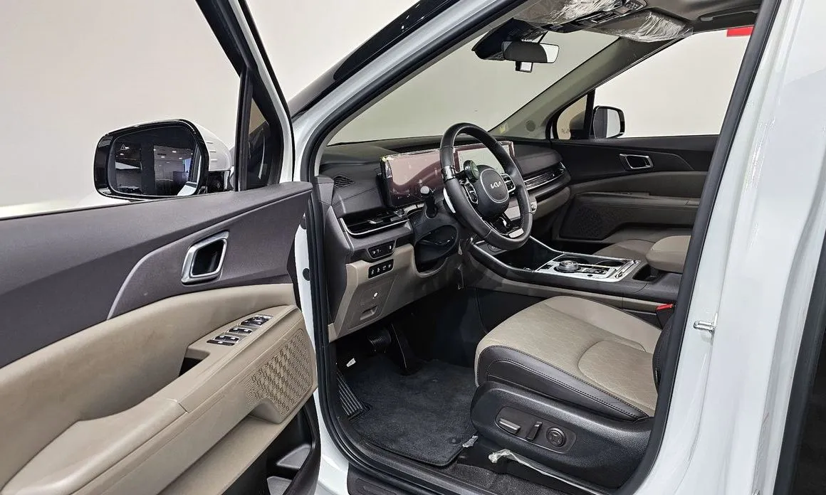 Kia Carnival — фото 10