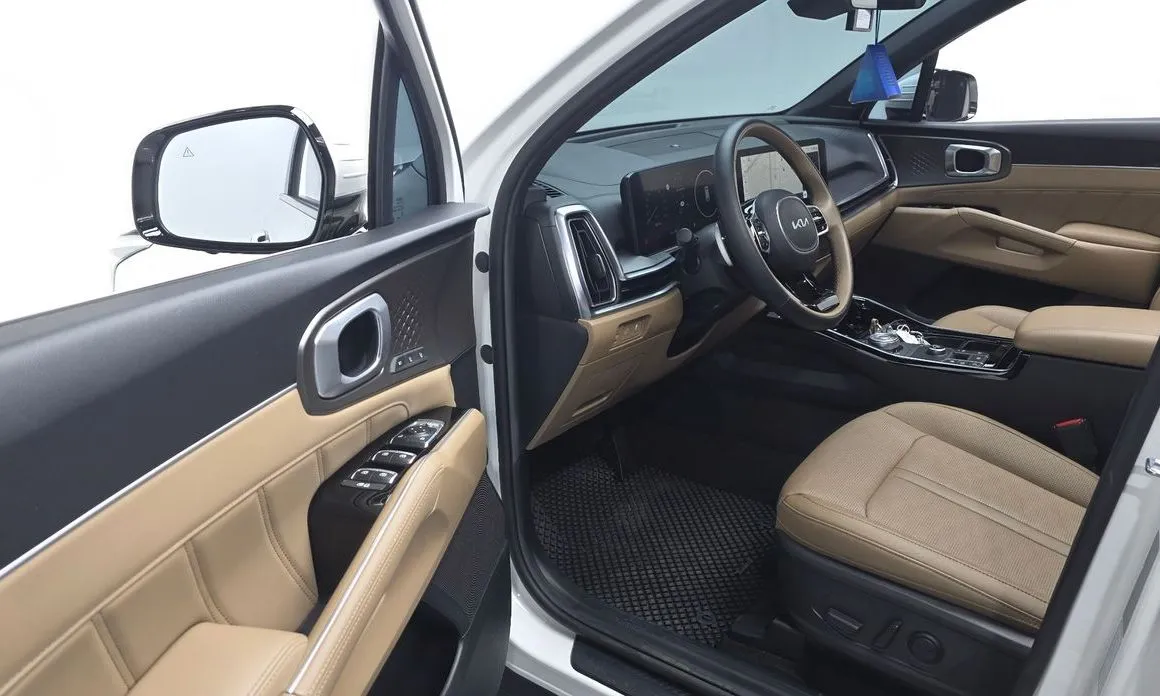 Kia Sorento — фото 8