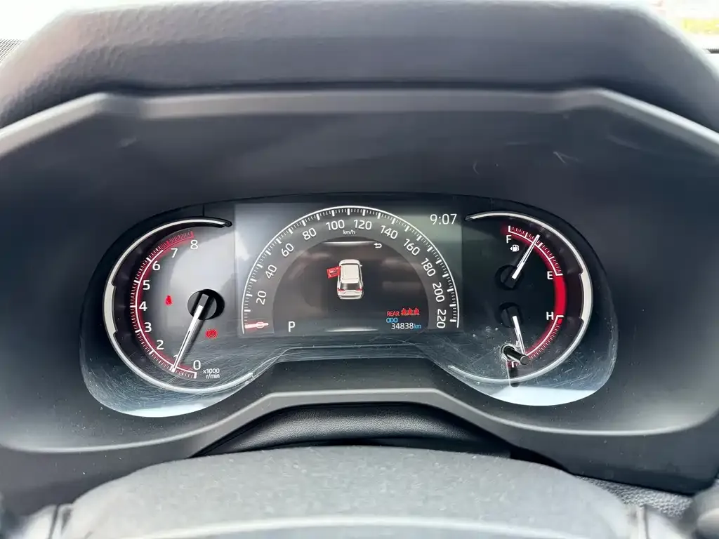 Toyota RAV4 — фото 2