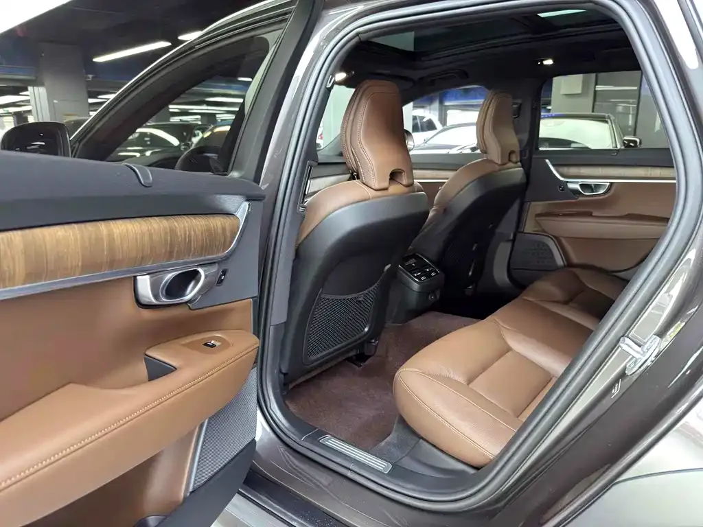 Volvo V90 2024 из CN, фото 4