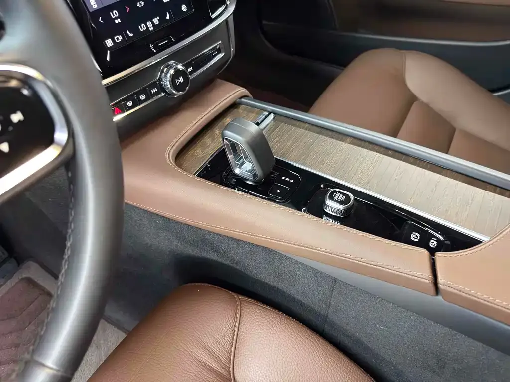 Volvo V90 2024 из CN, фото 8