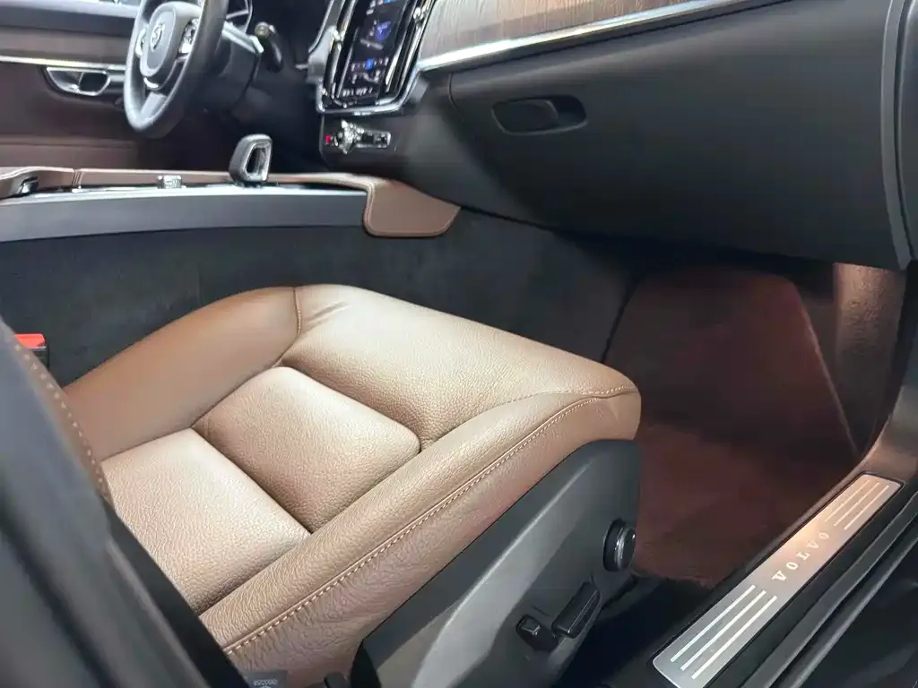 Volvo V90 2024 из CN, фото 3