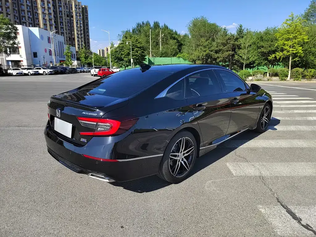Honda Accord — фото 7