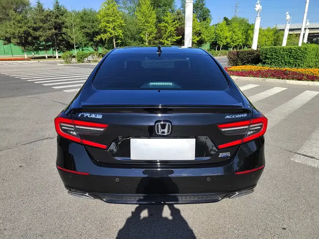 Honda Accord — фото 8