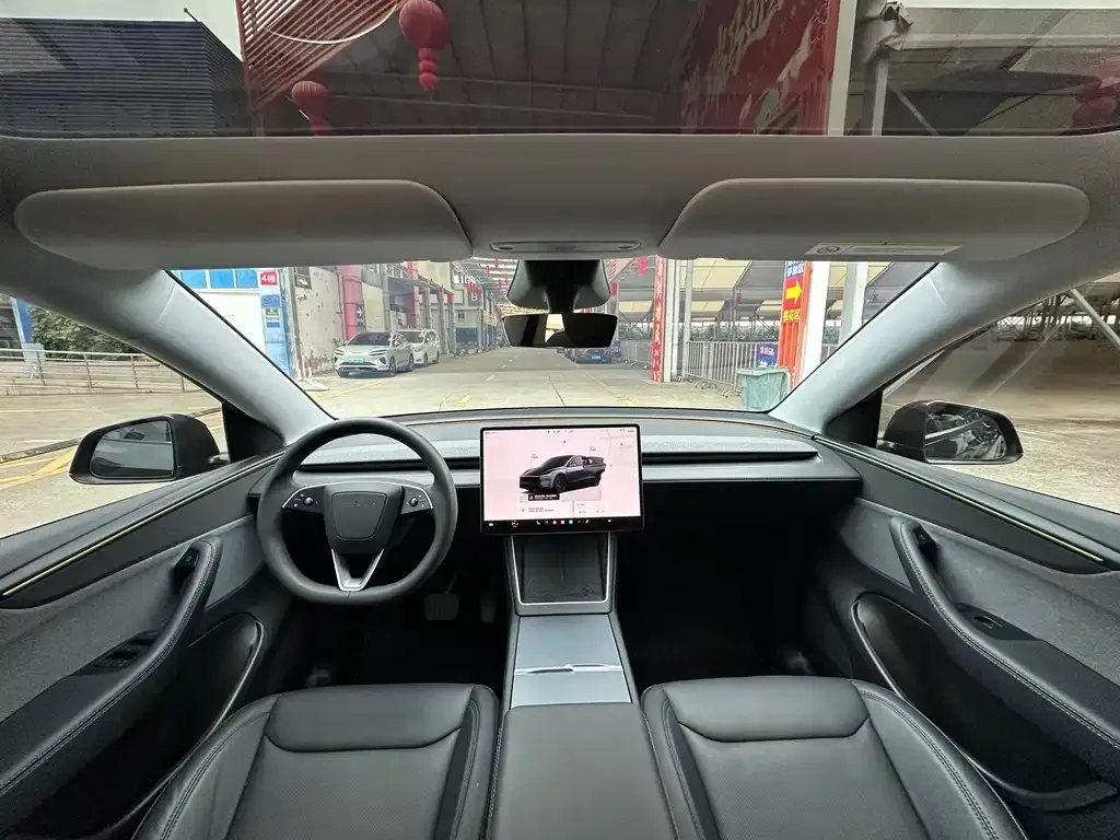 Tesla Model Y — фото 5