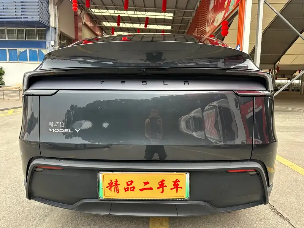 Tesla Model Y — фото 3