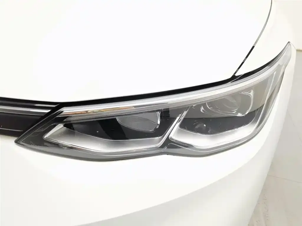 Volkswagen Golf 2021 из CN, фото 2