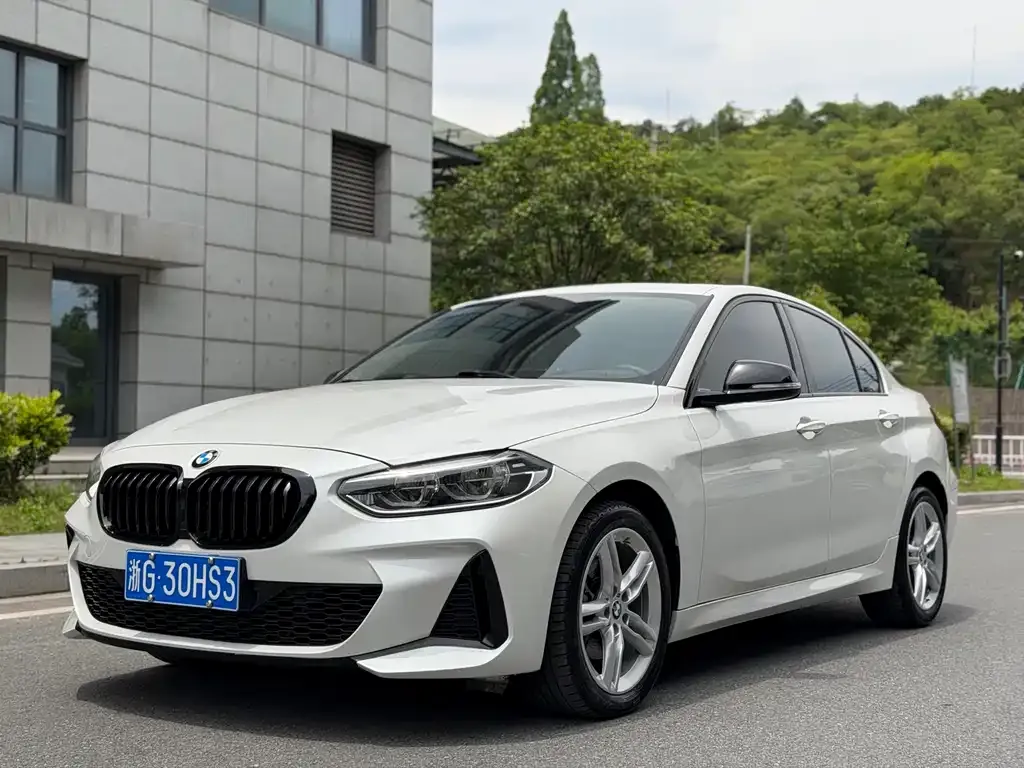 BMW 1 Series — фото 1