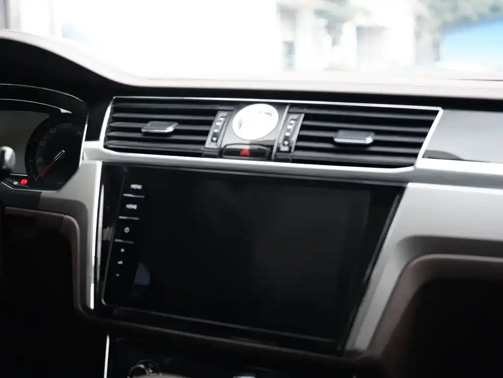 Volkswagen Phideon — фото 2