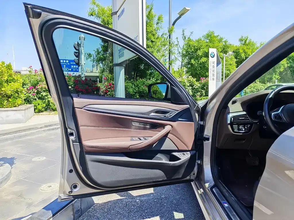 BMW 5 Series New Energy — фото 9