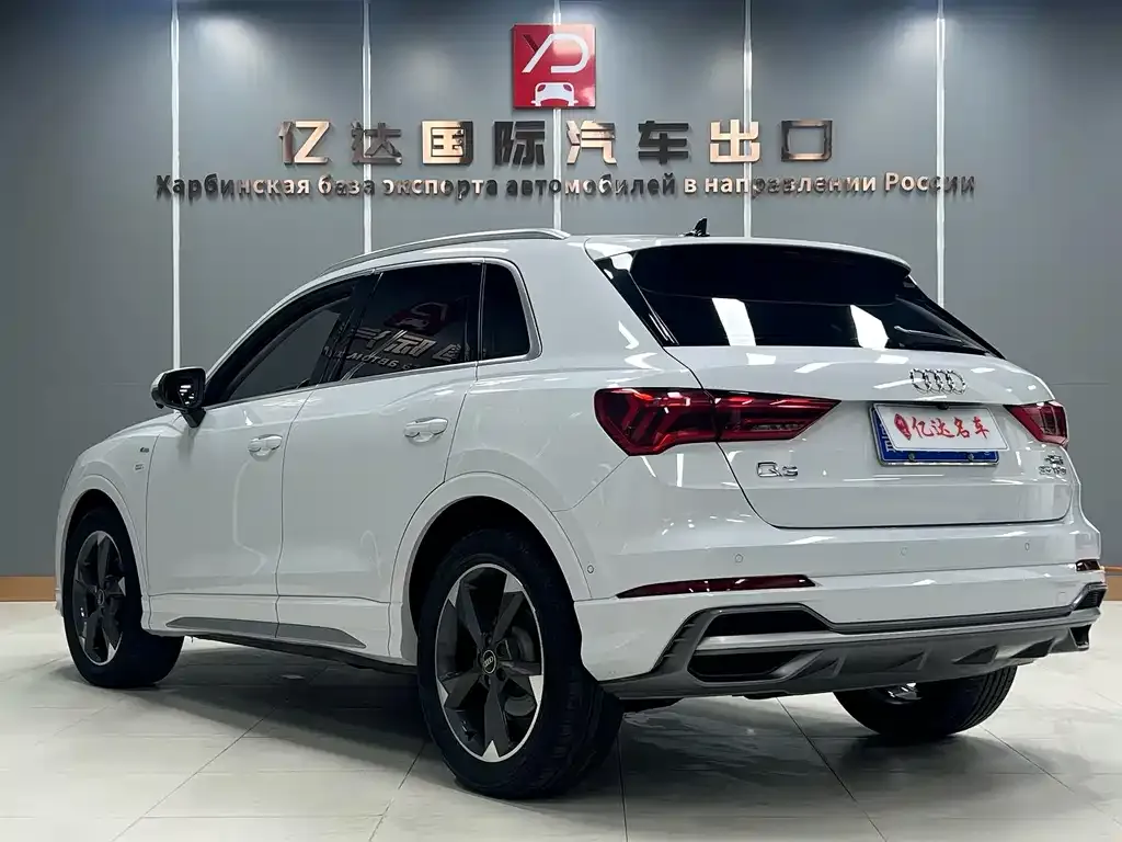 Audi Q3 — фото 10