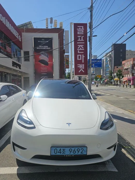 Tesla Model Y — фото 8