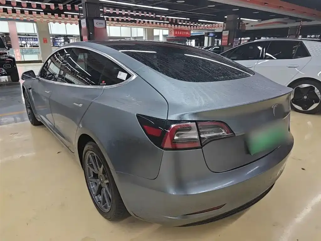 Tesla Model 3 — фото 8