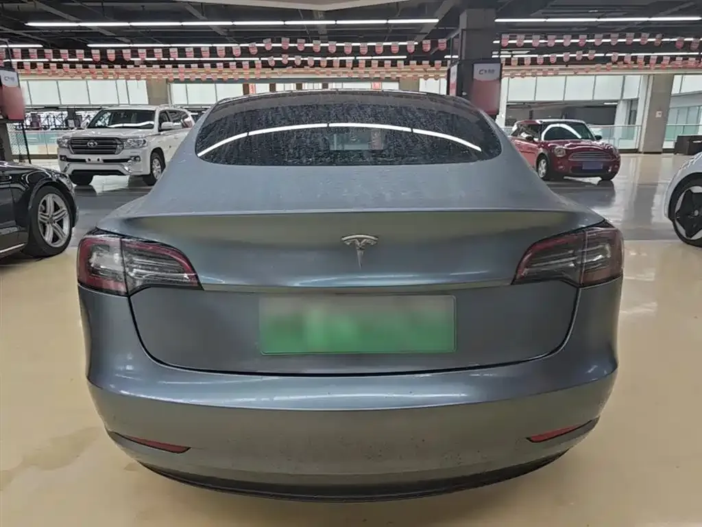 Tesla Model 3 — фото 9