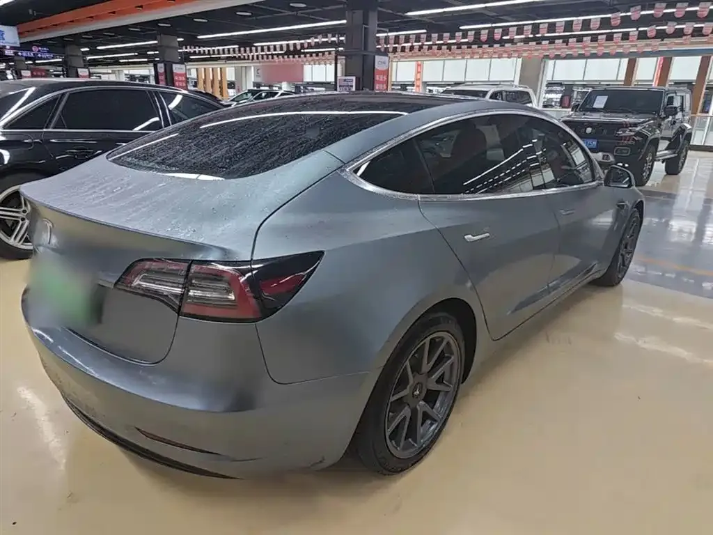 Tesla Model 3 — фото 10