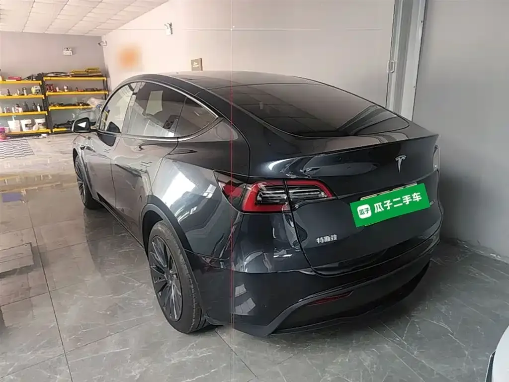 Tesla Model Y — фото 8