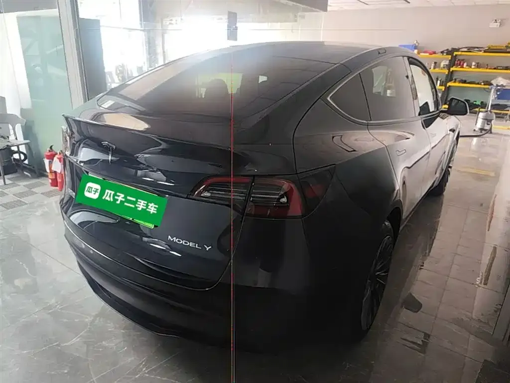 Tesla Model Y — фото 9