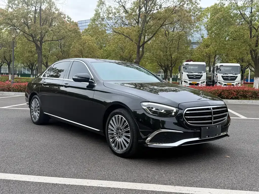 Mercedes-Benz E-Class — фото 3
