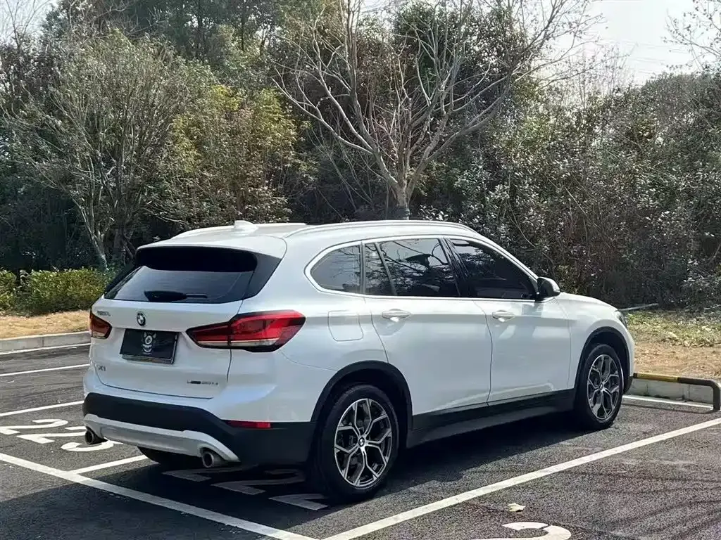 BMW X1 — фото 8