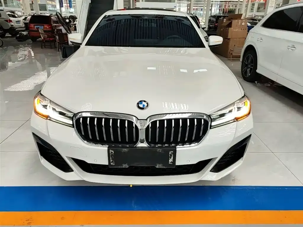 BMW 5 Series — фото 10