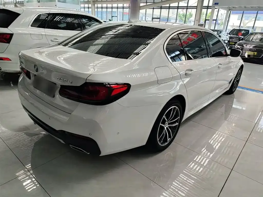 BMW 5 Series — фото 4
