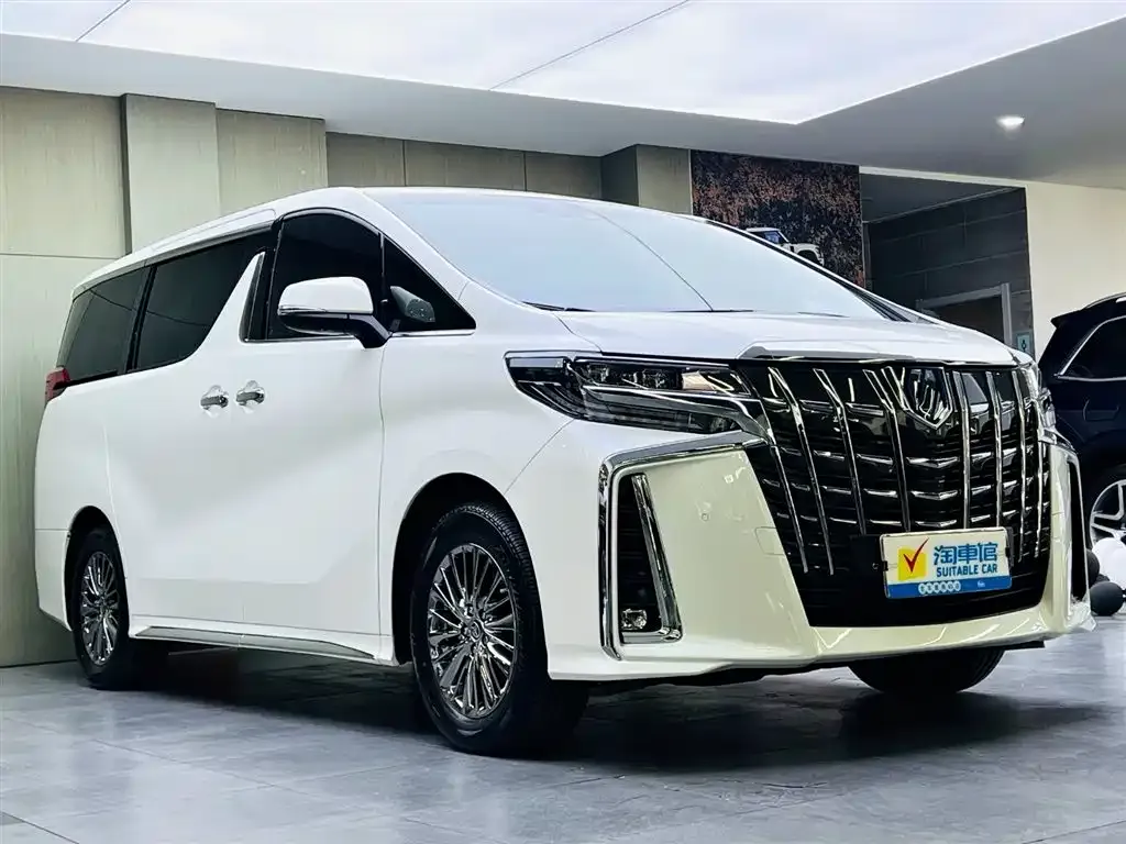 Toyota Alphard — фото 3