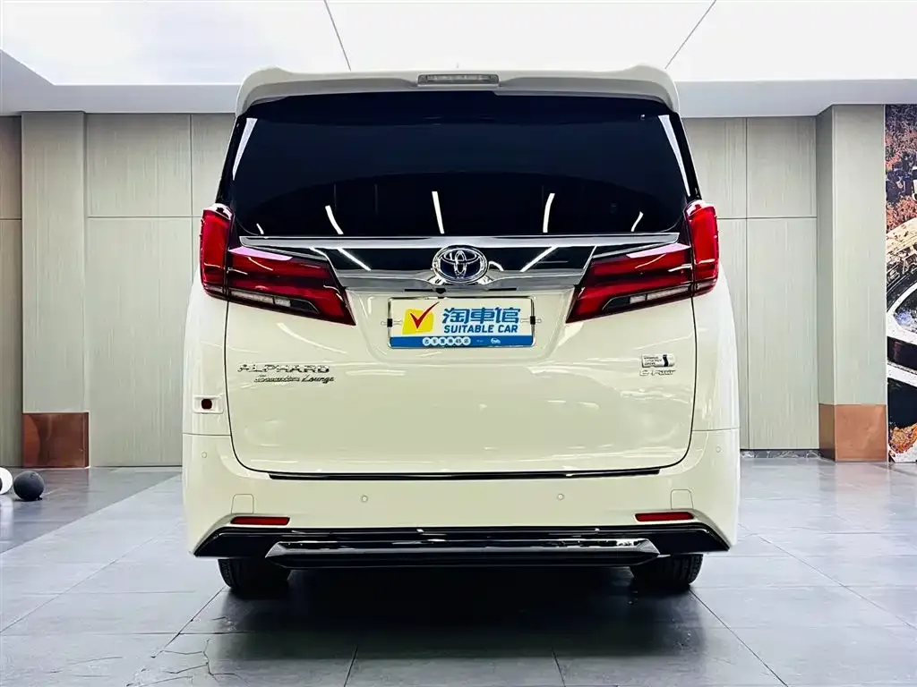 Toyota Alphard — фото 2