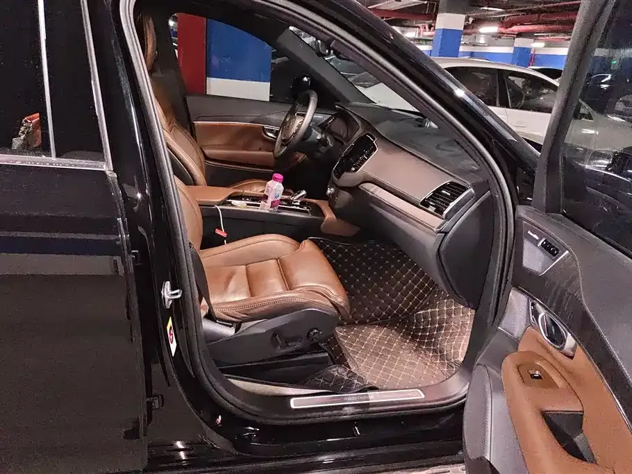 Volvo XC90 PHEV 2023 из CN, фото 3