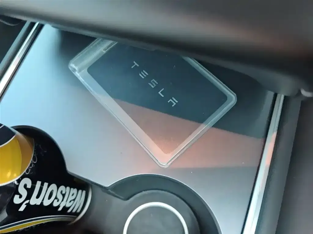 Tesla Model 3 — фото 4