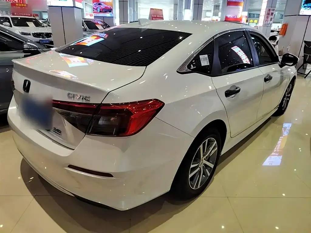 Honda Civic — фото 10