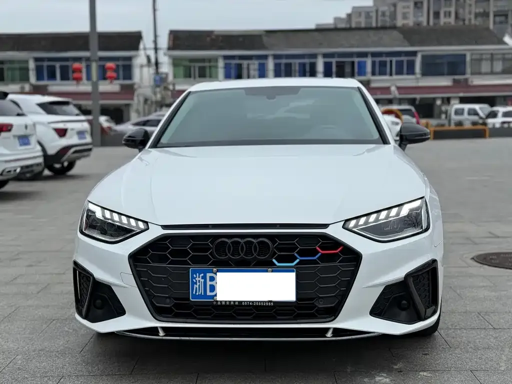 Audi A4L 2023 из CN, фото 4