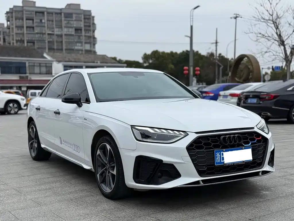 Audi A4L 2023 из CN, фото 7