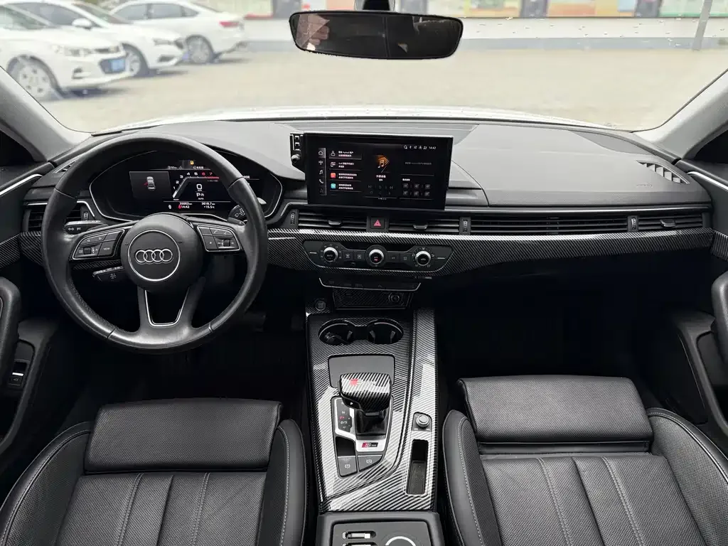 Audi A4L 2023 из CN, фото 3