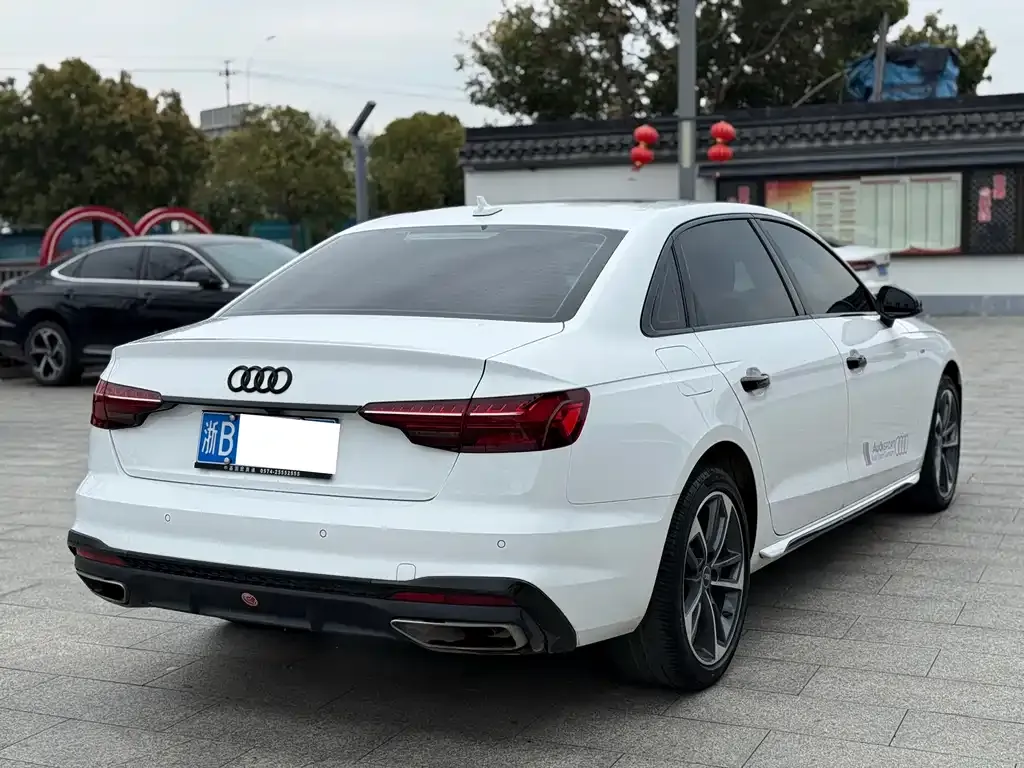 Audi A4L 2023 из CN, фото 6