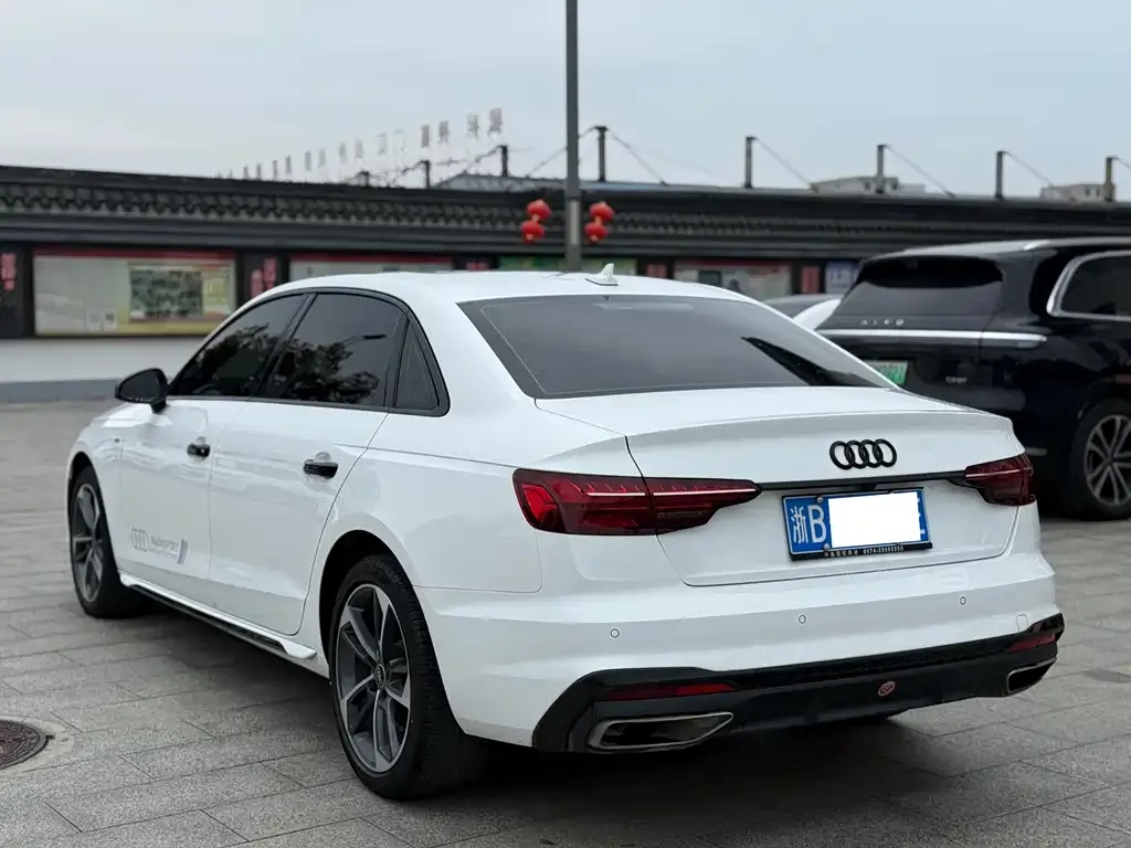Audi A4L 2023 из CN, фото 8