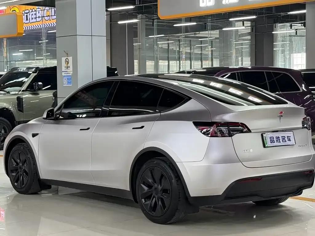 Tesla Model Y — фото 5