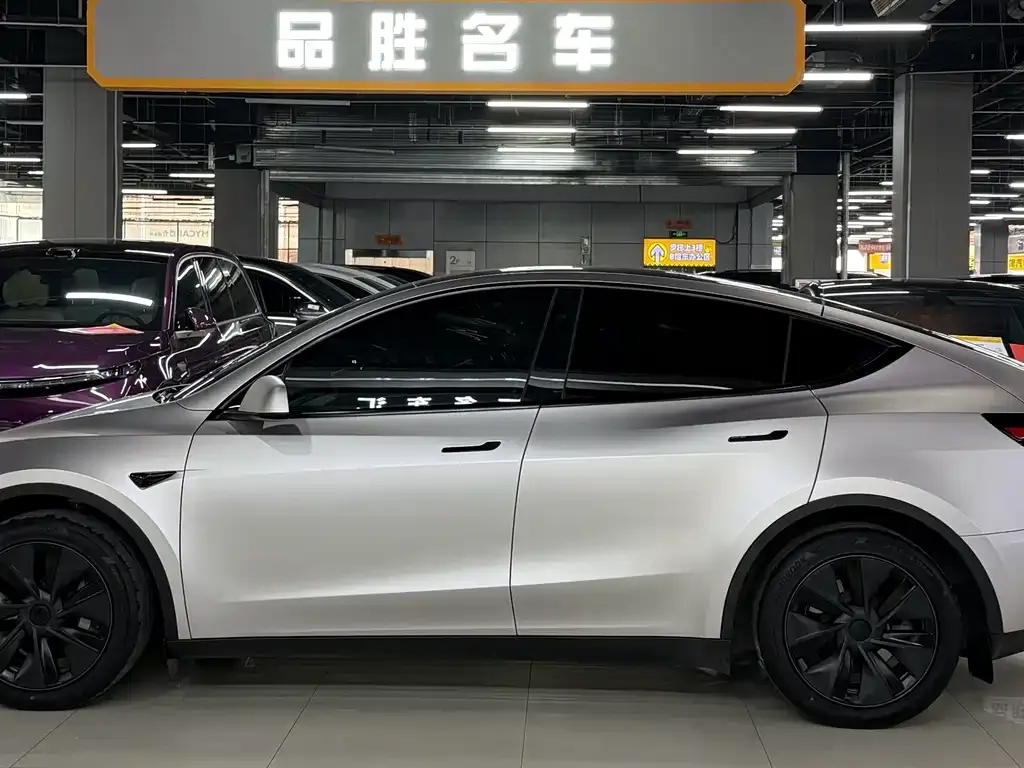 Tesla Model Y — фото 2