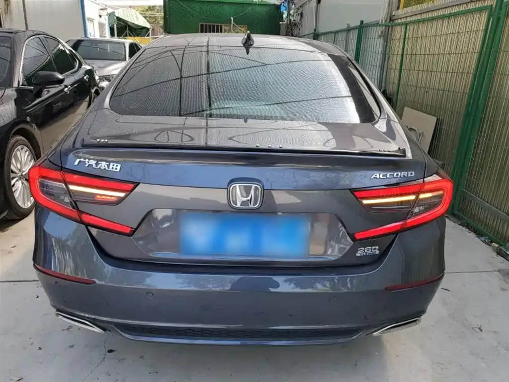 Honda Accord — фото 9