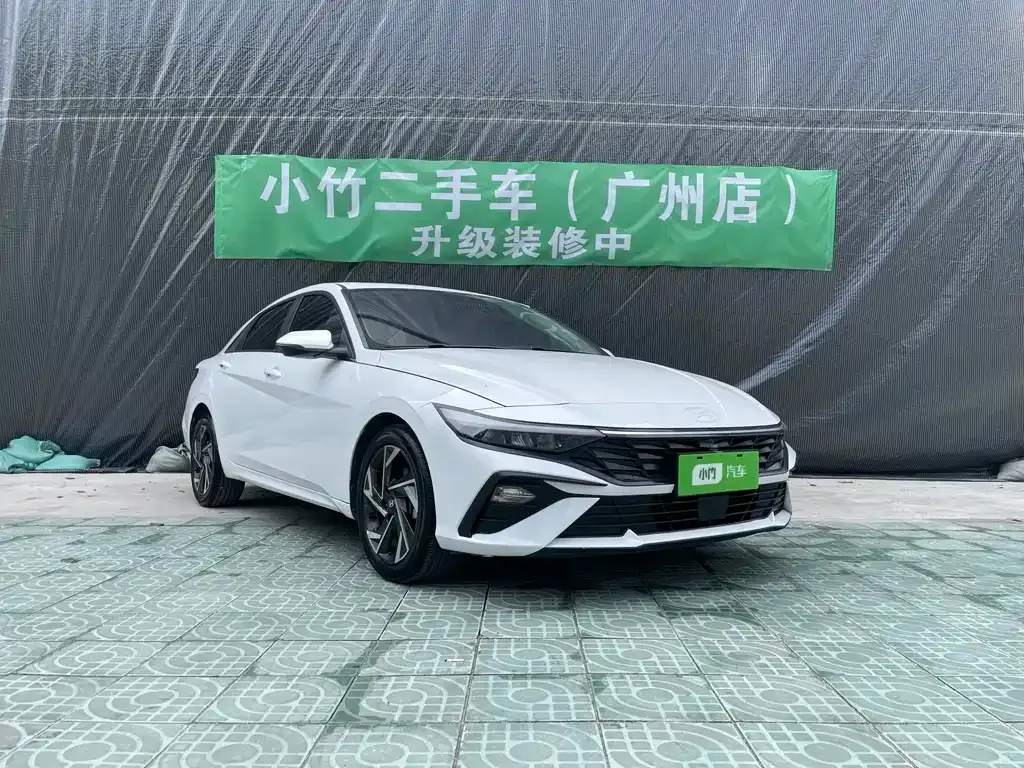 Hyundai Elantra — фото 10