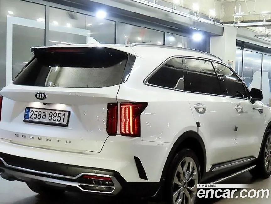 Kia Sorento — фото 9